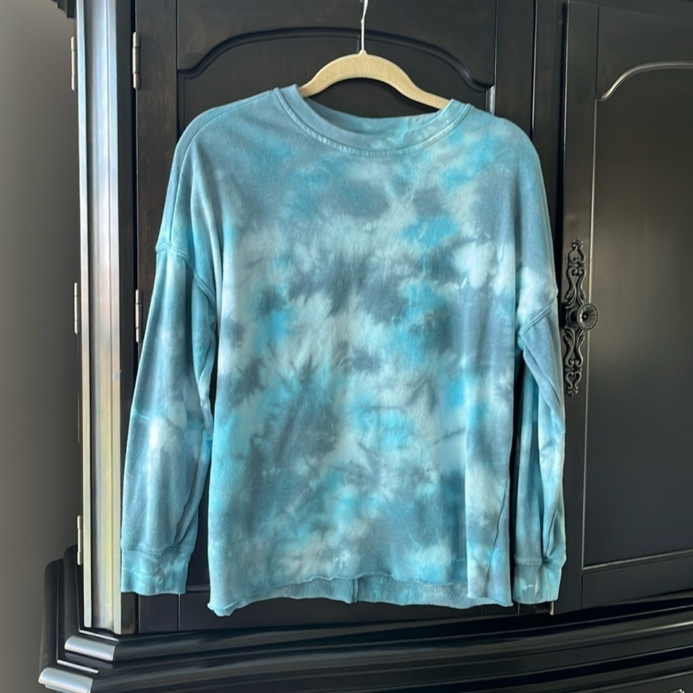 Green tea Tie-dye long sleeve shirt